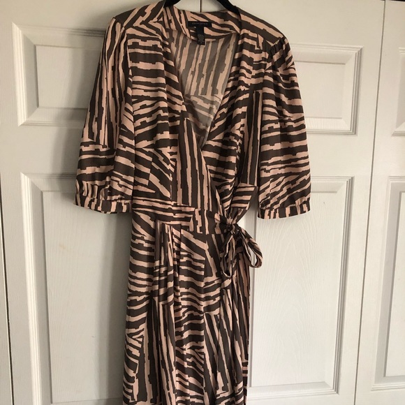 Dress - Picture 1 of 3